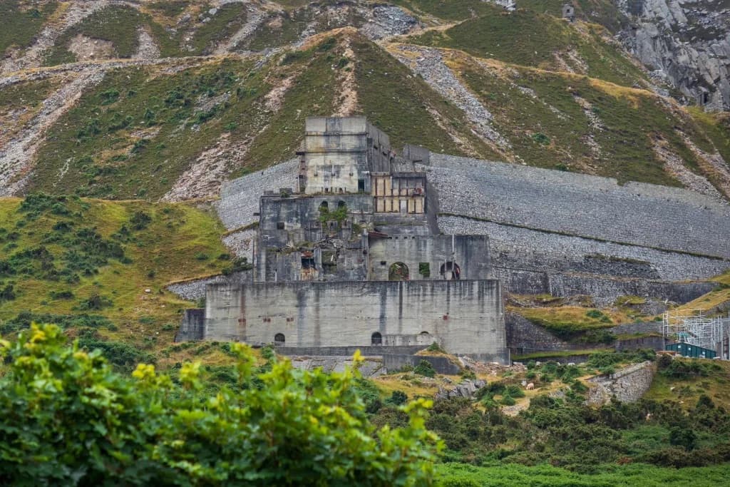 Dragonstone Quarry (Trefor Quarry Wales)