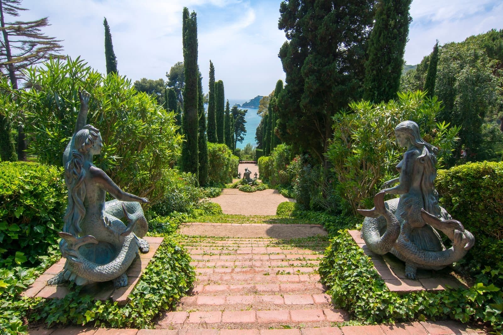 Red Keep Gardens (Santa Clotilde Gardens)